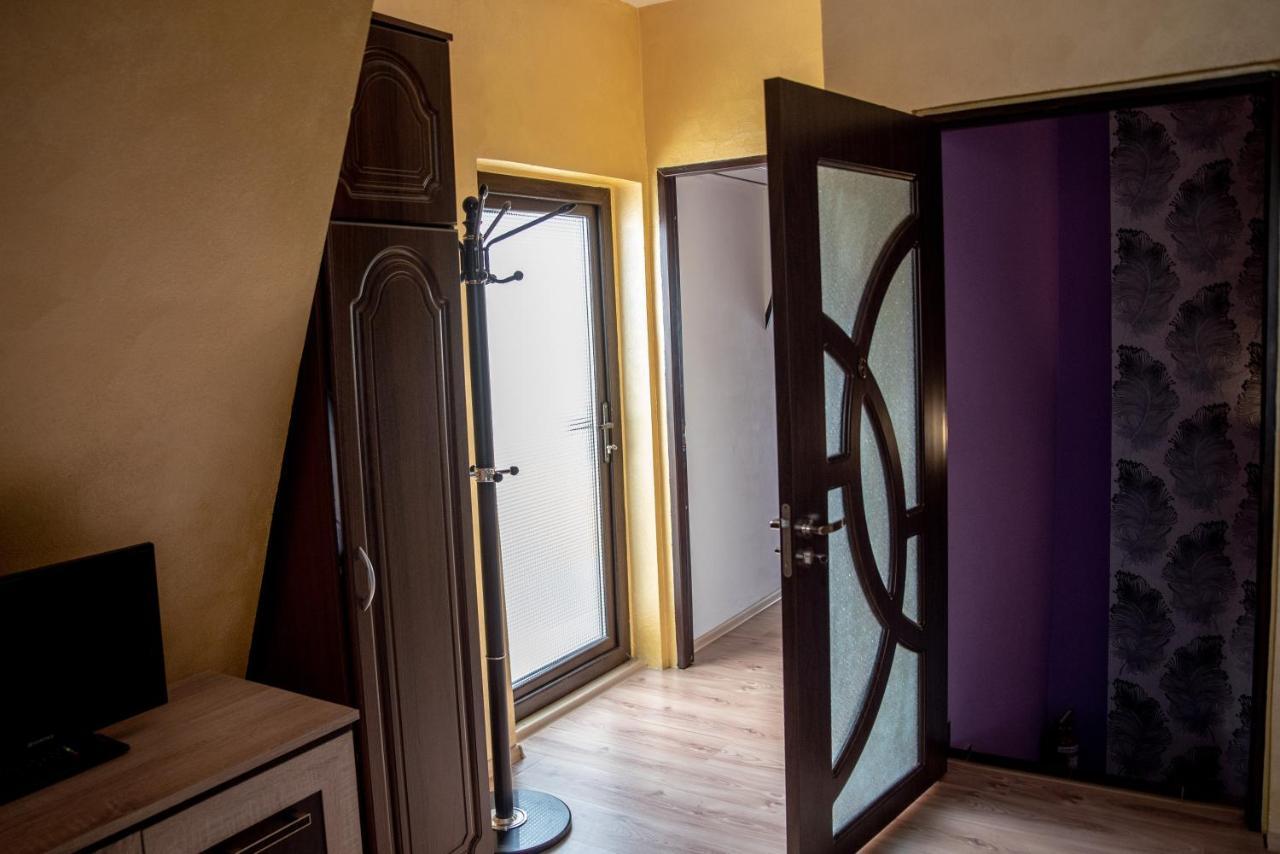 Casa Robi Hotel Pestisani Eksteriør billede