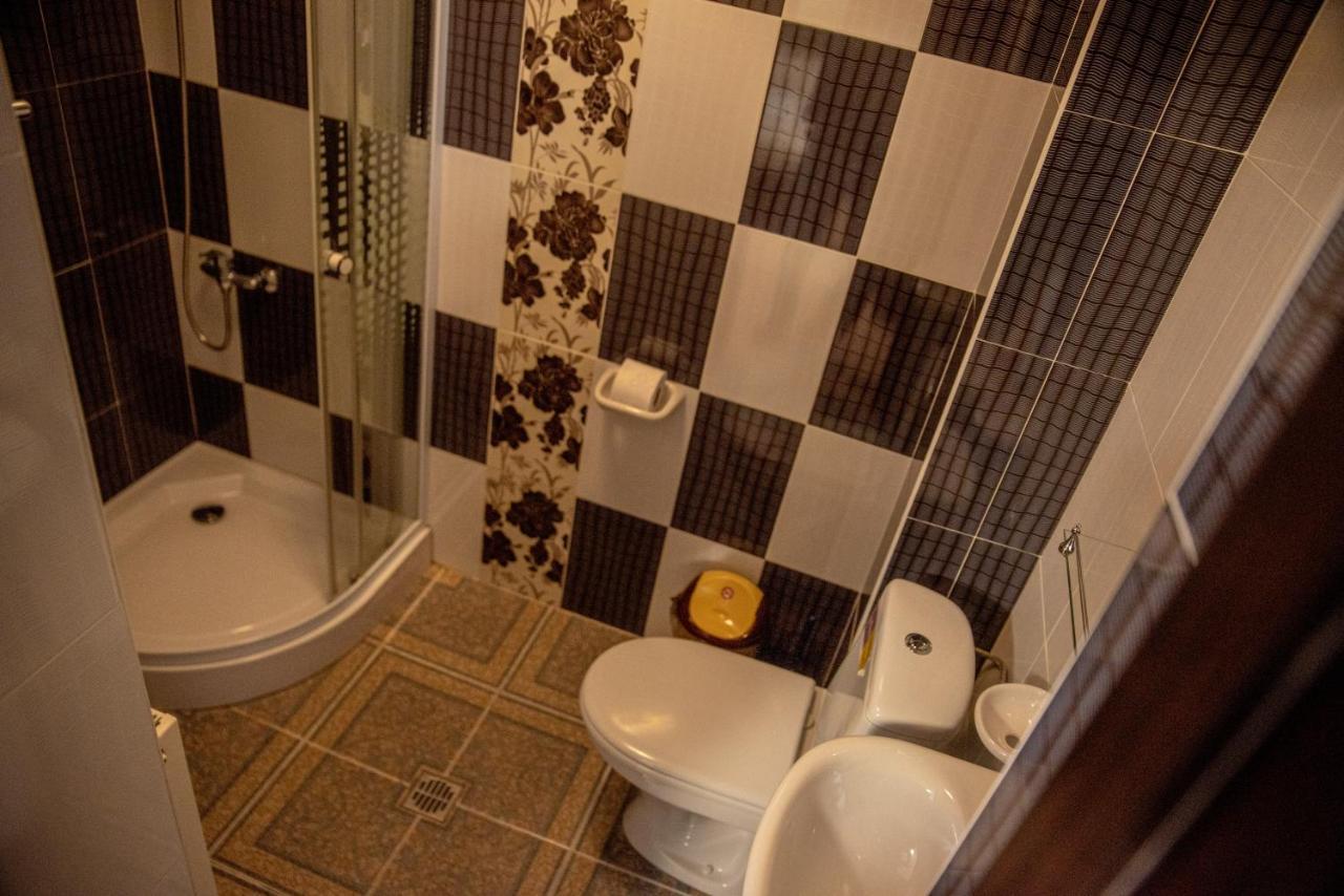 Casa Robi Hotel Pestisani Eksteriør billede