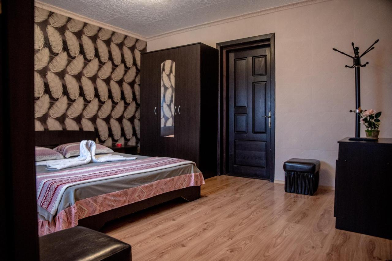 Casa Robi Hotel Pestisani Eksteriør billede