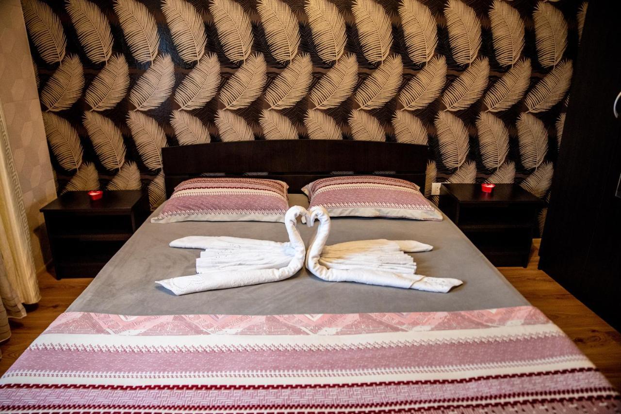 Casa Robi Hotel Pestisani Eksteriør billede