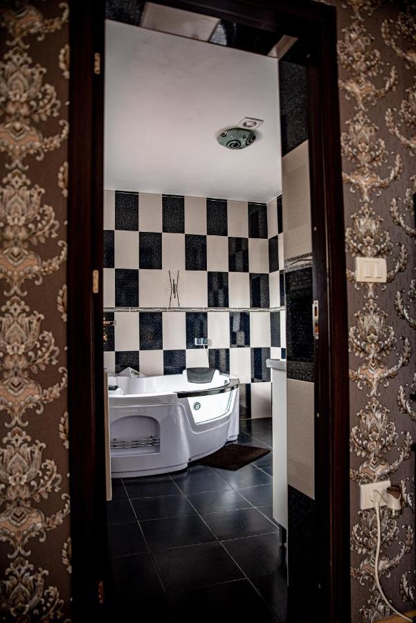 Casa Robi Hotel Pestisani Eksteriør billede