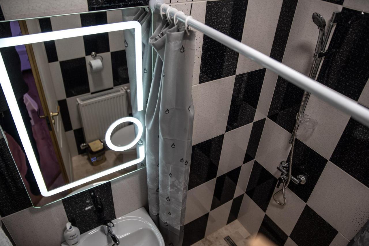 Casa Robi Hotel Pestisani Eksteriør billede