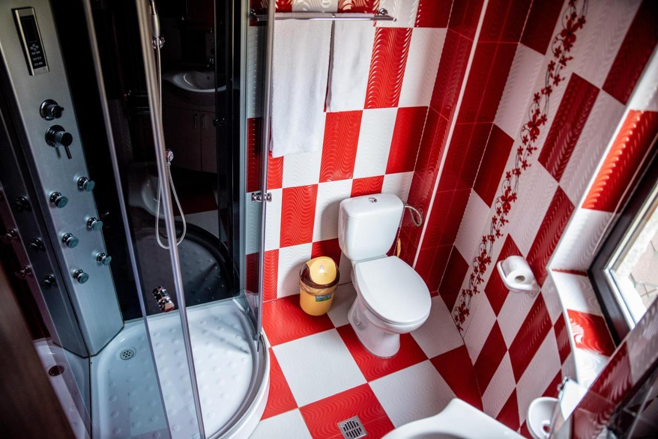 Casa Robi Hotel Pestisani Eksteriør billede