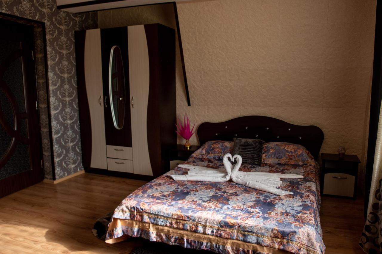 Casa Robi Hotel Pestisani Eksteriør billede